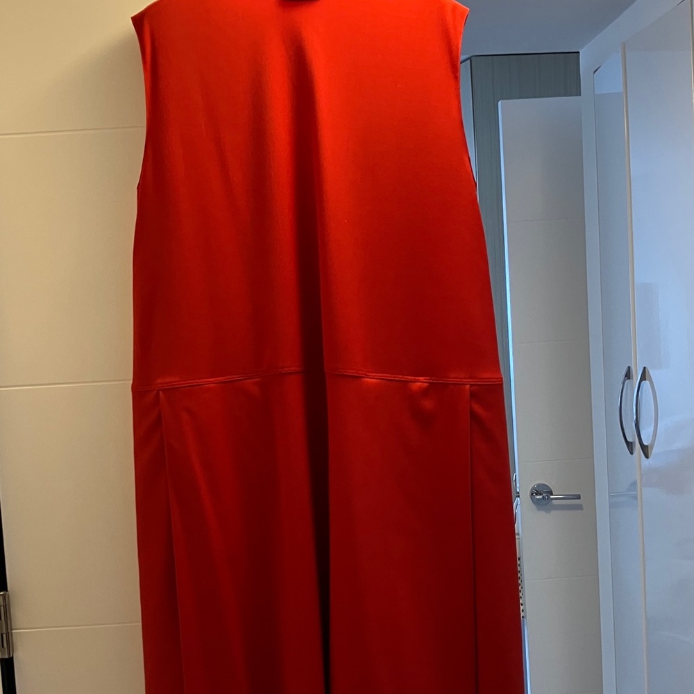 Elegant Red Sleeveless Dress